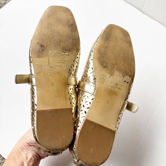 J.Crew Gold perforated Mary Jane Flats sz. 6